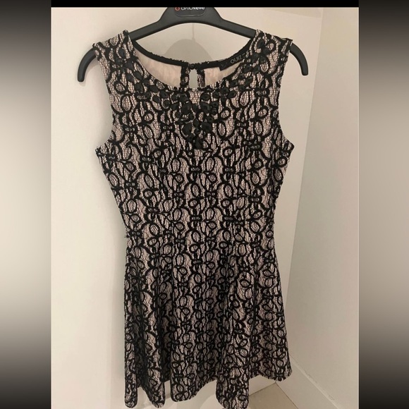 Beige and Black Quiz dress - size 6 - Picture 2 of 2